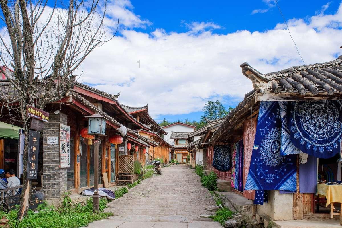 了解严重违规!南京一地铁口被大量共享单车堵死,提供方便的单车为何变样了?—一个专为探索和分享的红迪网平台